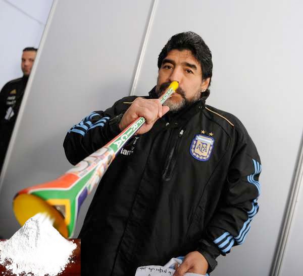 Maradona-Vuvuzela.jpg