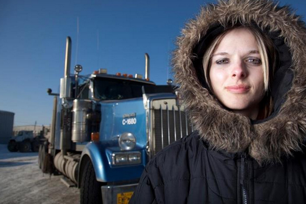 Lisa Kelly talks about her return to "Ice Road Truckers" on the H...